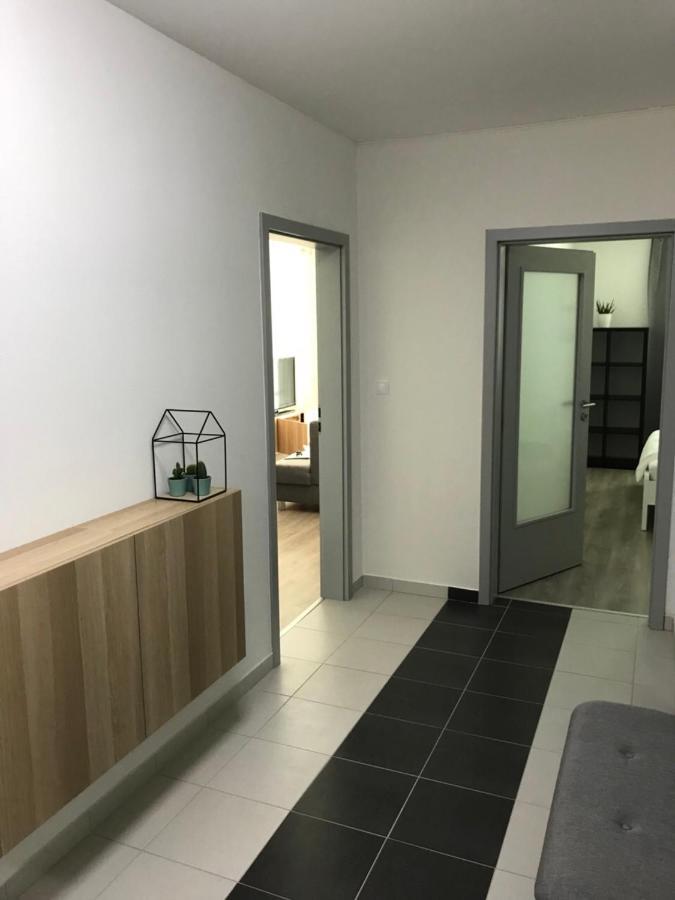 Samorin Modern Apartmens Private Parking - Air Conditioning Eksteriør billede